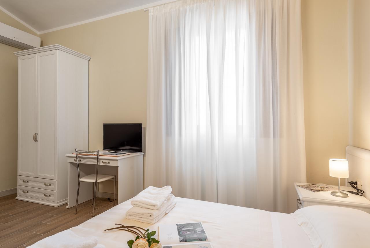 Residence Carra Firenze Bagian luar foto